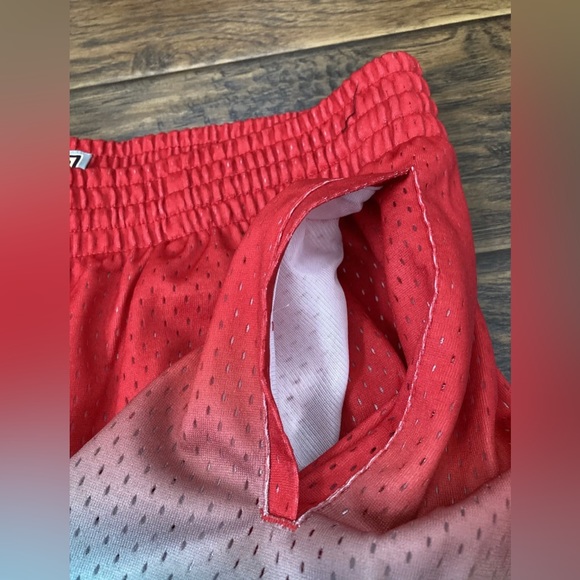 Mitchell & Ness NBA Vancouver Grizzlies 1996 Fadeaway Swingman Shorts size small - Picture 6 of 7